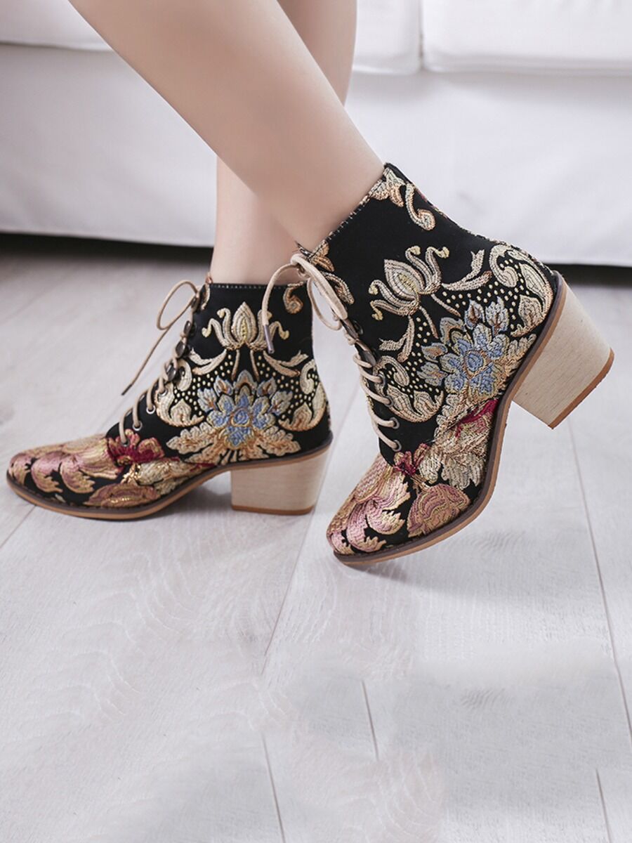 Vintage Lace-up Flower Embroidery Boots